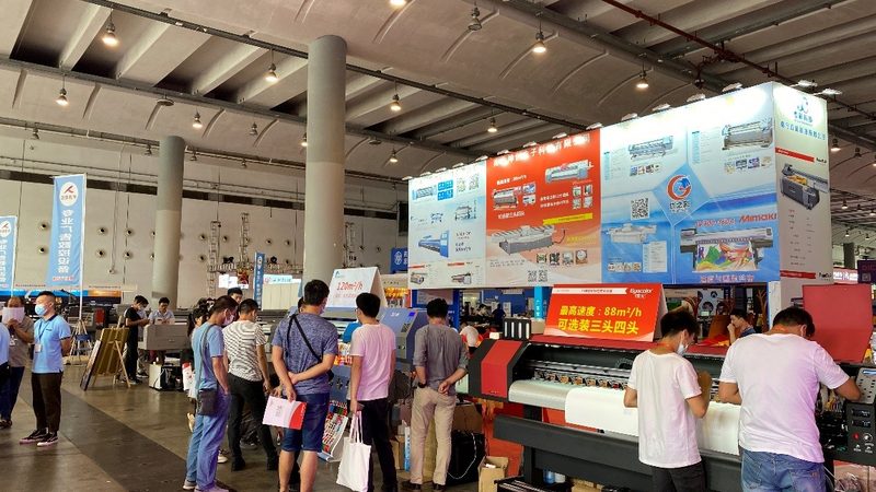 成都广告喷绘写真：揭秘高质量展台背后的工艺秘密